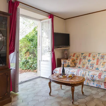 Holiday home Nouveau ! Maison En Pierre, Nature Joyeuse